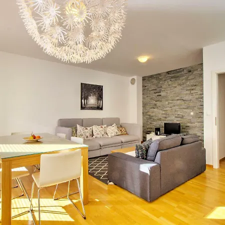 Sun And アパート クランスカゴーラ