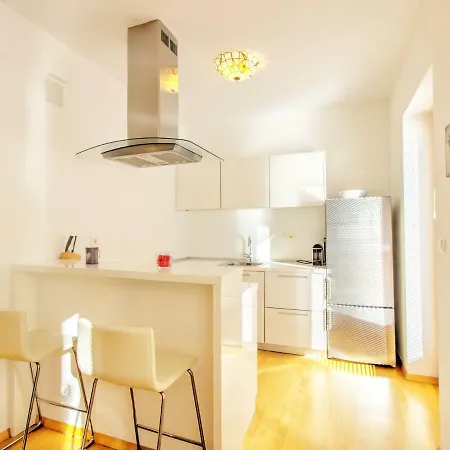 アパート Sun And クランスカゴーラ